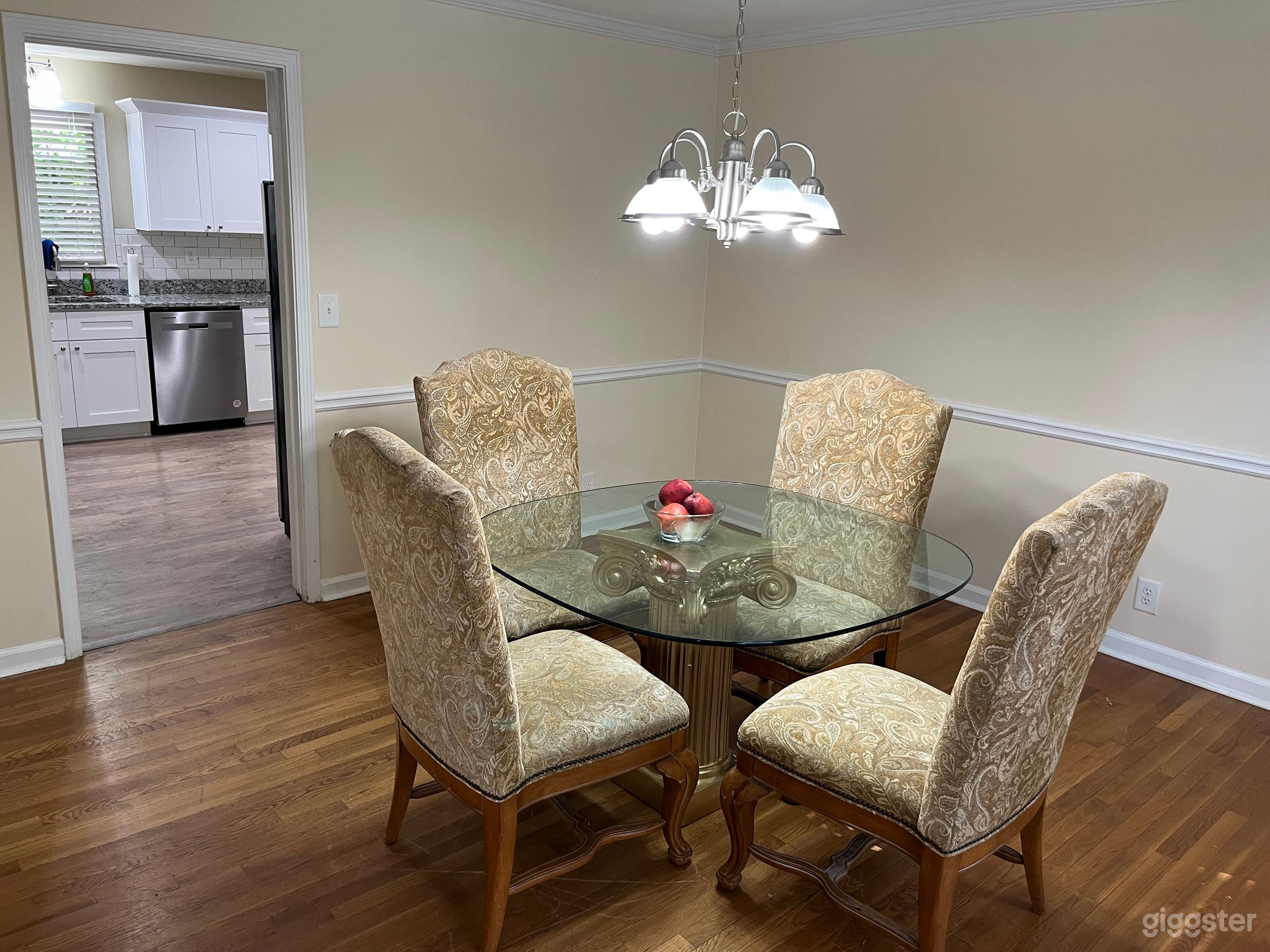 Dining Room Space for Film &amp; Production Photo 1