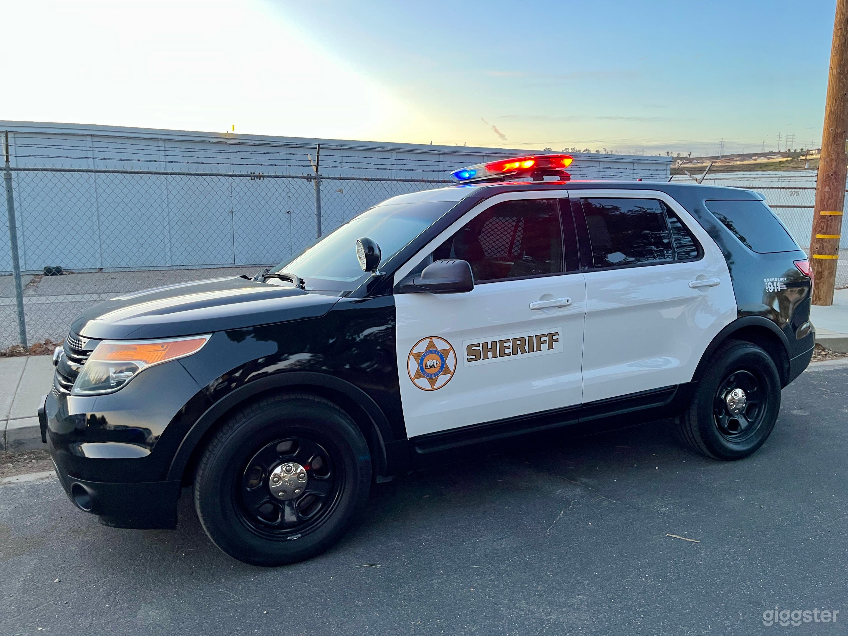 2015 FORD POLICE INTERCEPTOR UTILITY AKA FPIU DRESSED IN LAPD SKINS FOR FILM PRODUCTION.