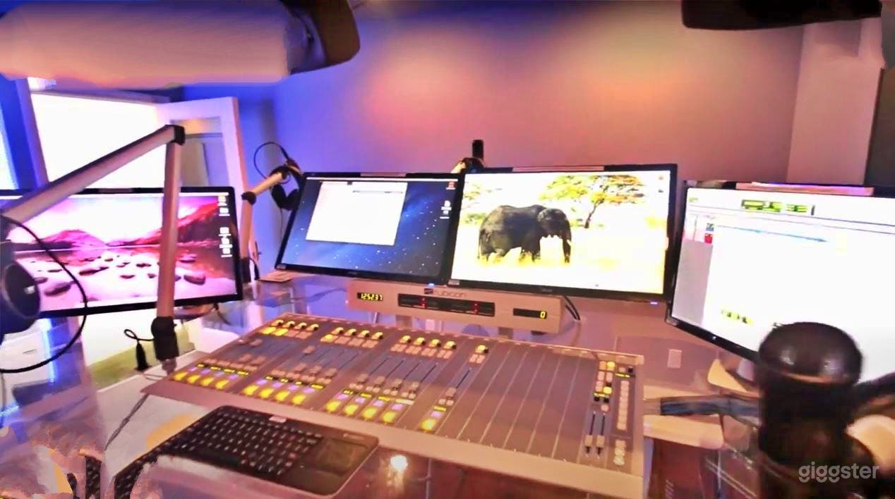 Podcasting and Radio Room in Canoga Park Photo 2