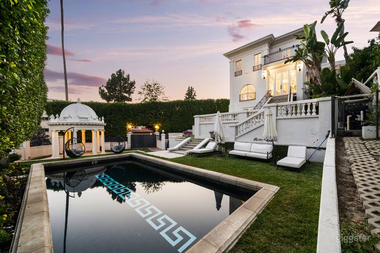  ARCHITECTURAL GEM: VIEWS & GARDENS 