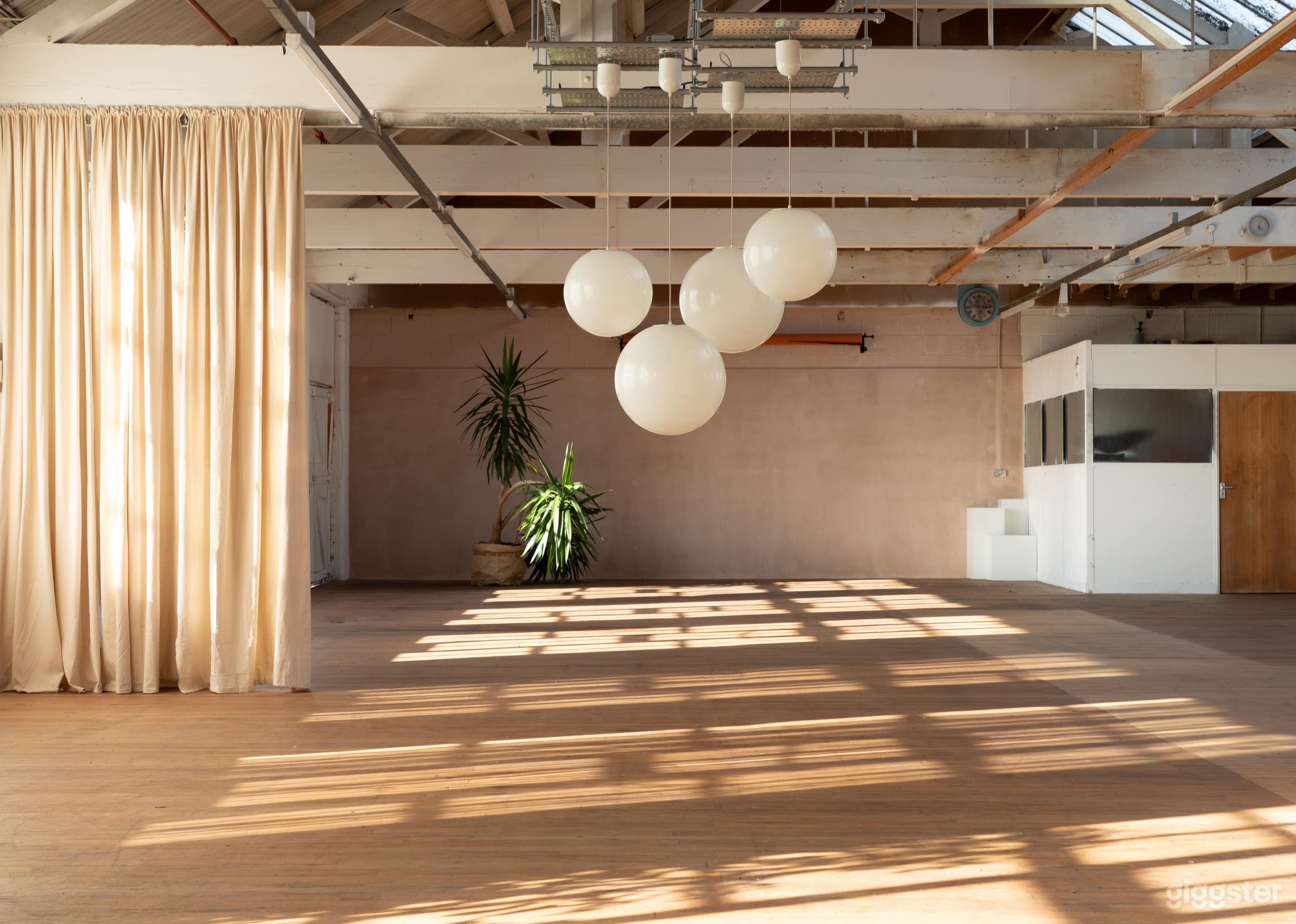 Victorian loft studio space Photo 1