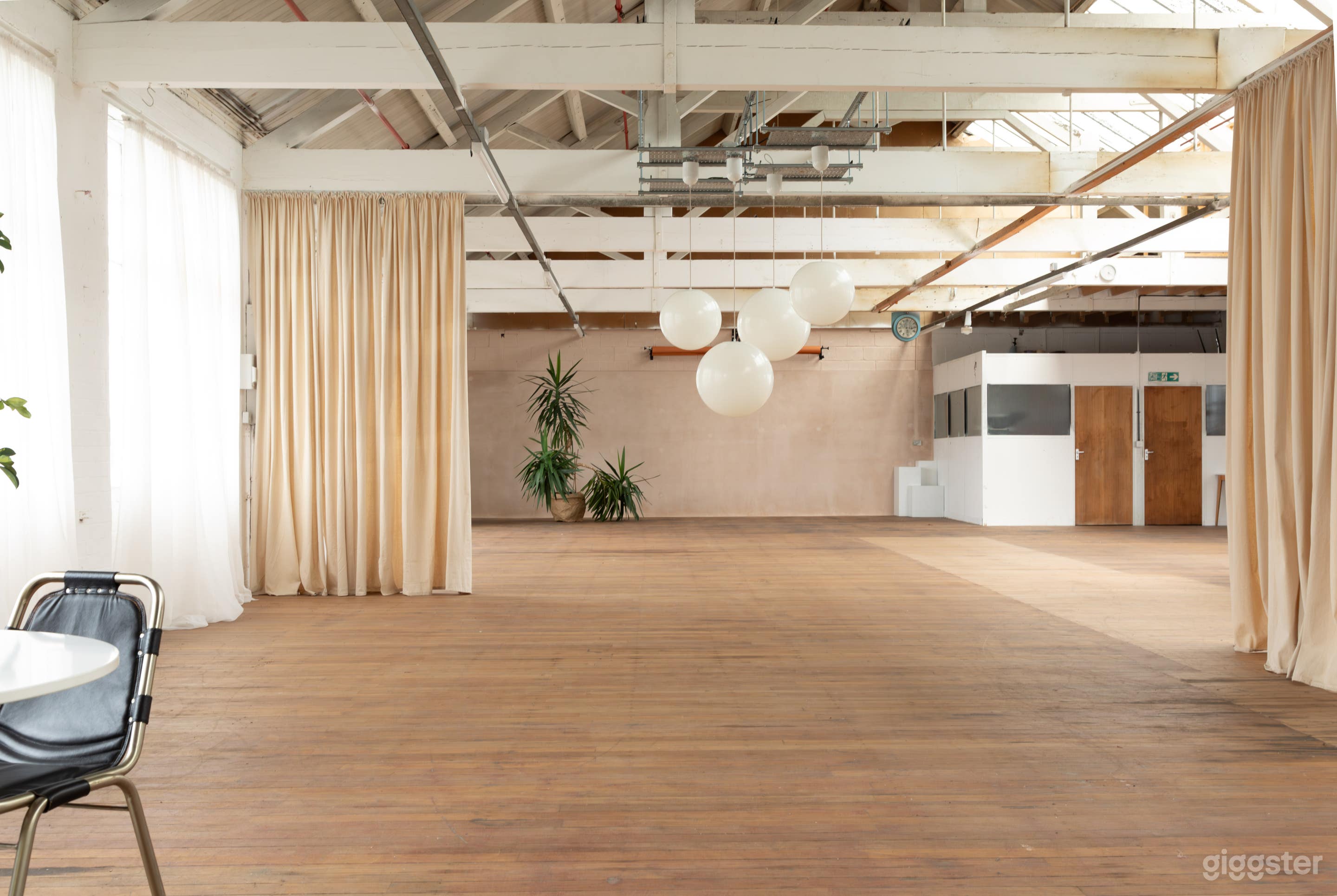 Victorian loft studio space Photo 2