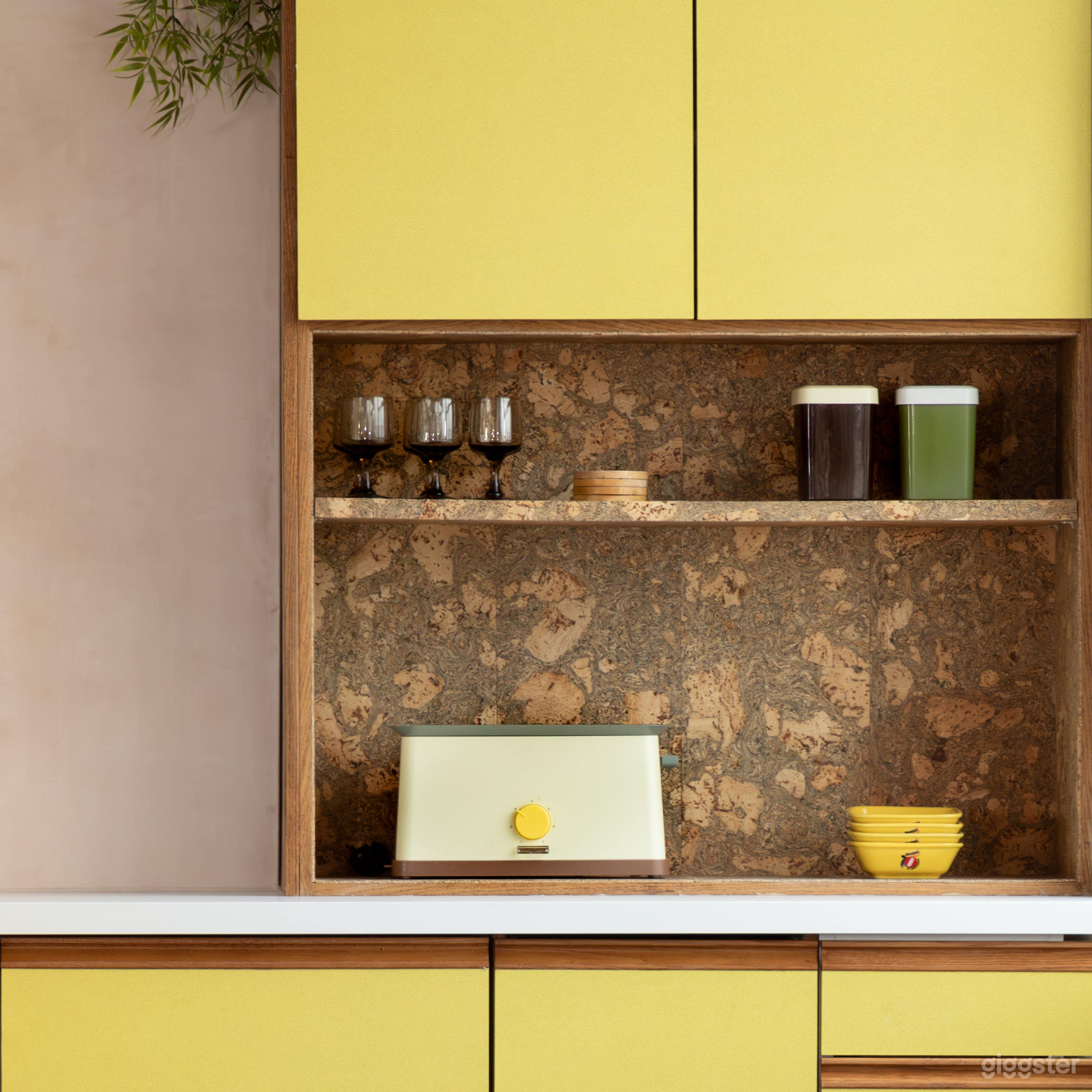 Victorian loft studio space Photo 4