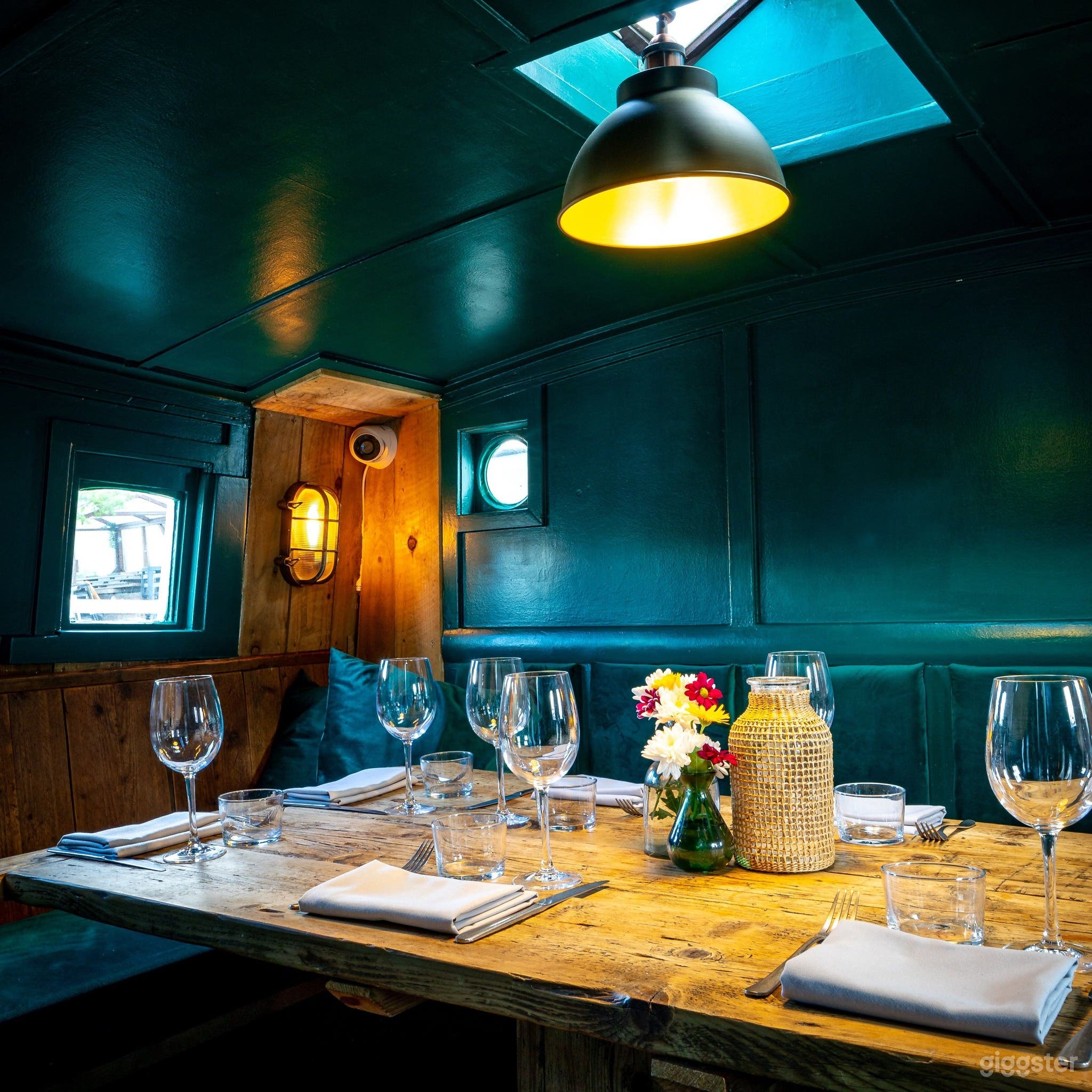 Refreshing Captain's Cabin Photo 4