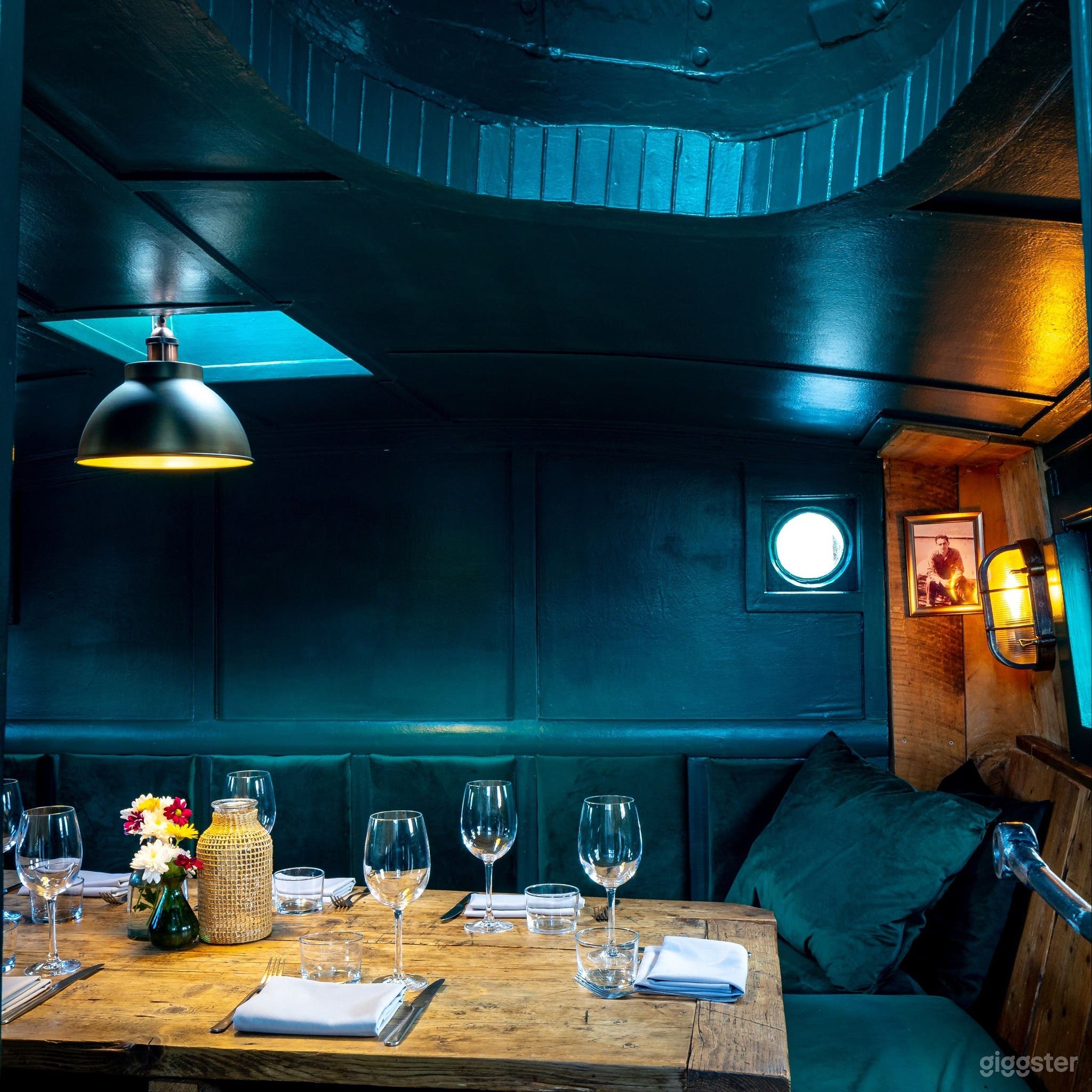 Refreshing Captain's Cabin Photo 2