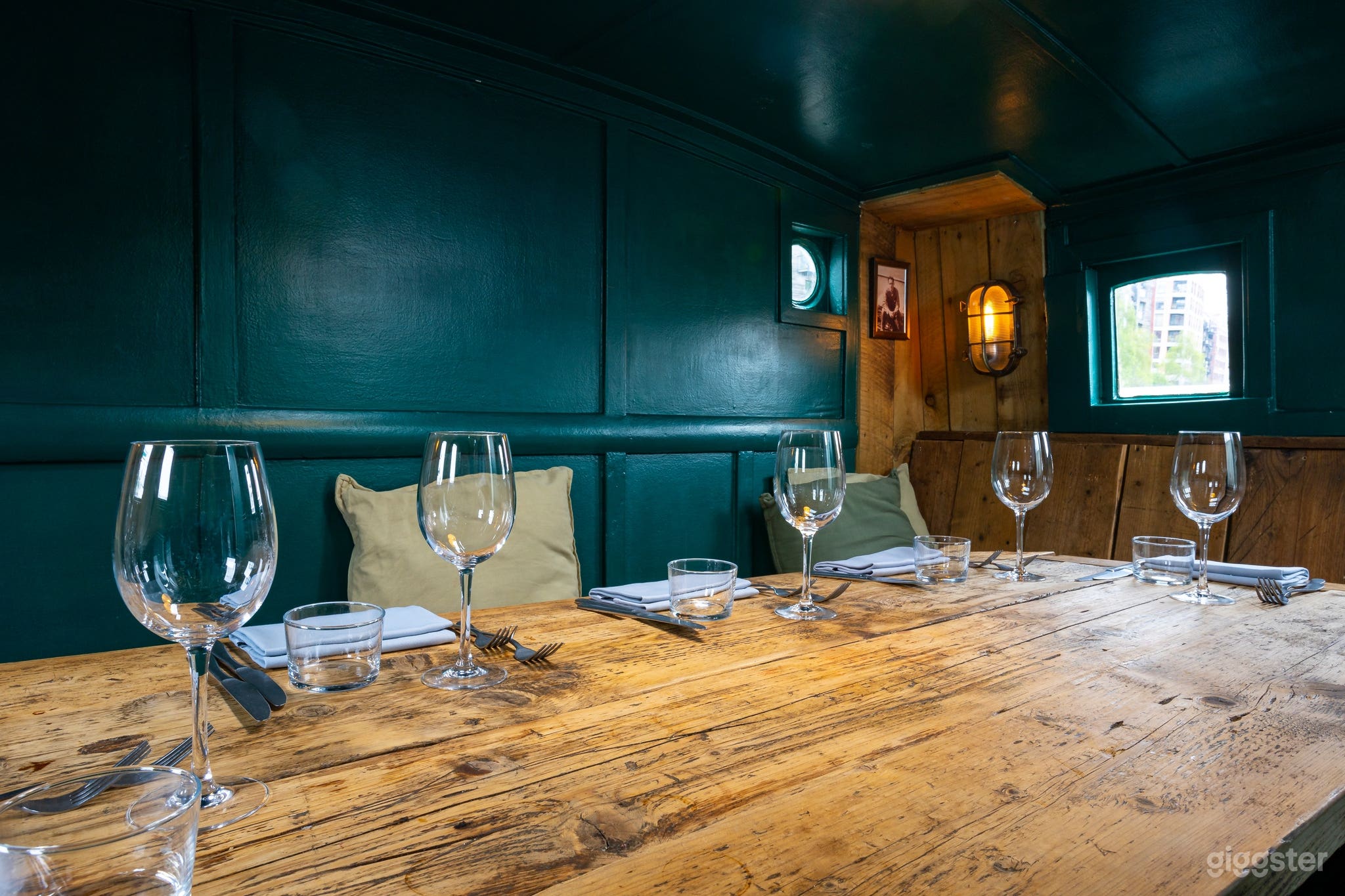 Refreshing Captain's Cabin Photo 3