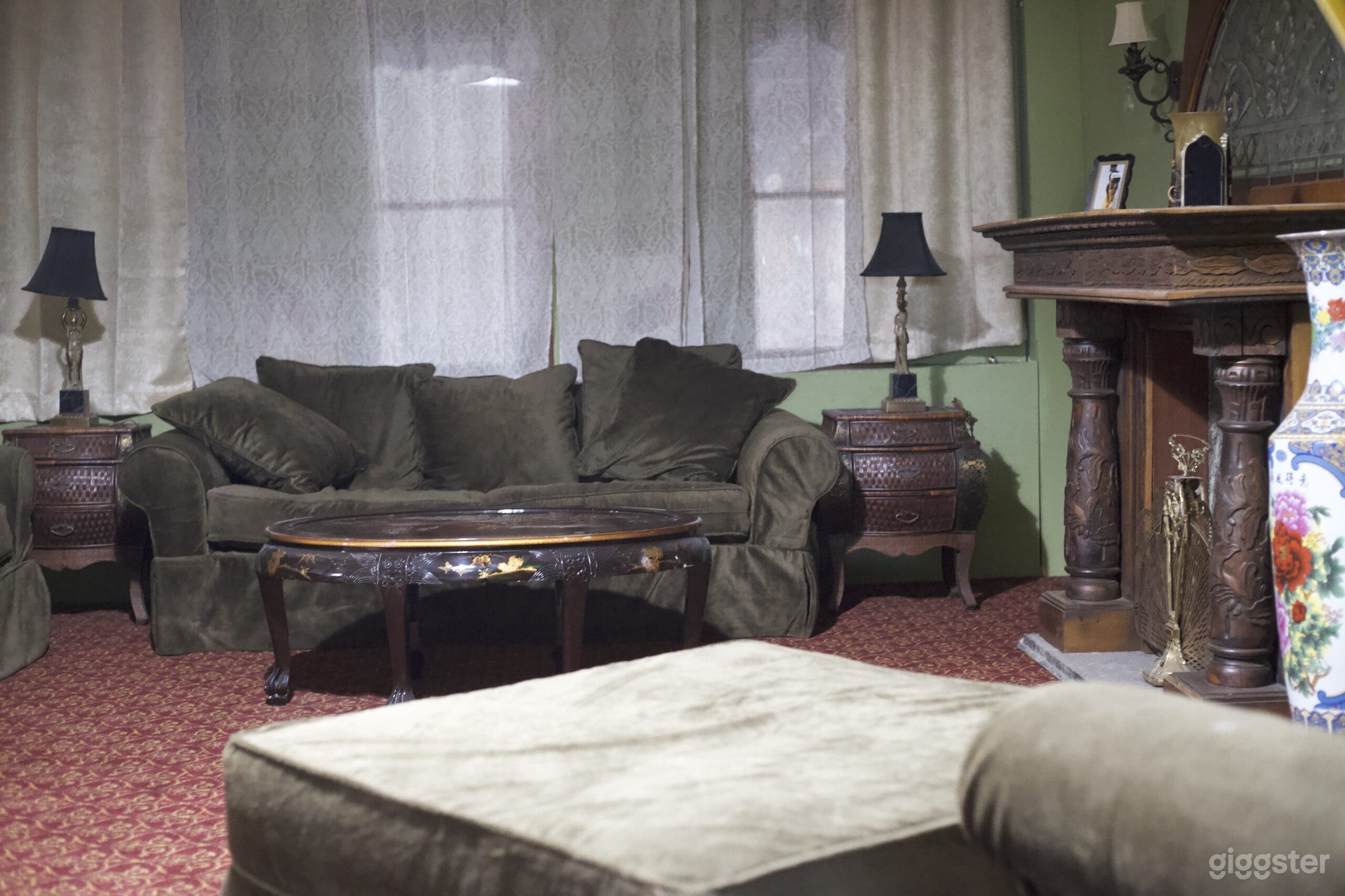 Brownstone Vintage Living Area Photo 3