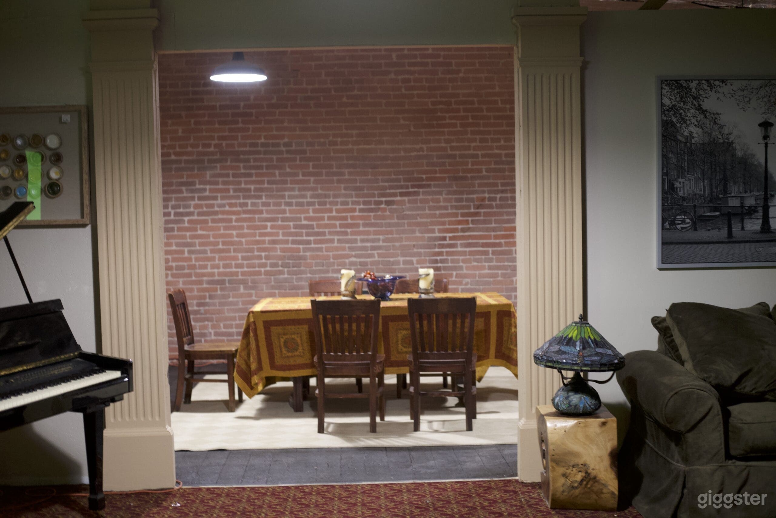 Brownstone Vintage Living Area Photo 4