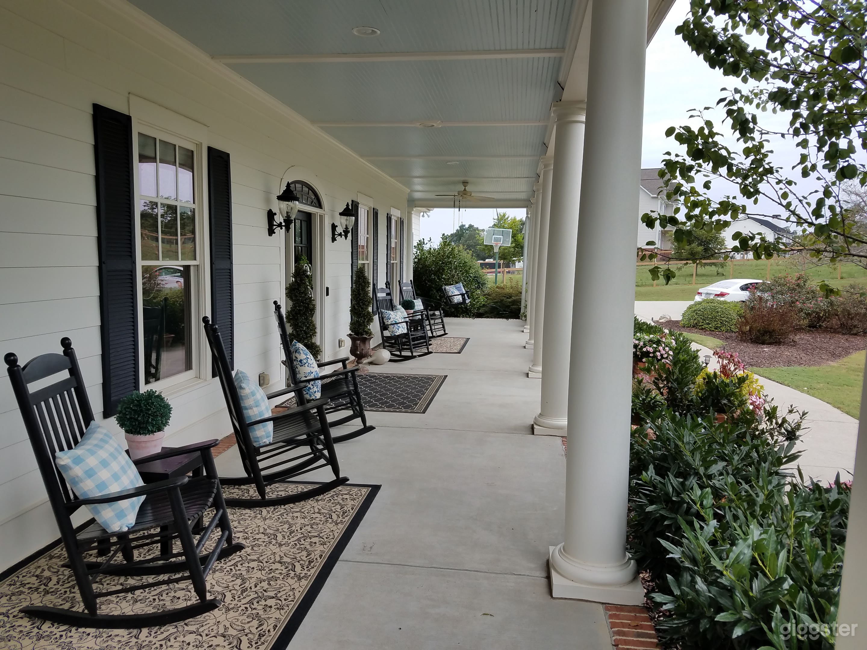 Expansive, Peaceful Southern Country Estate Photo 4