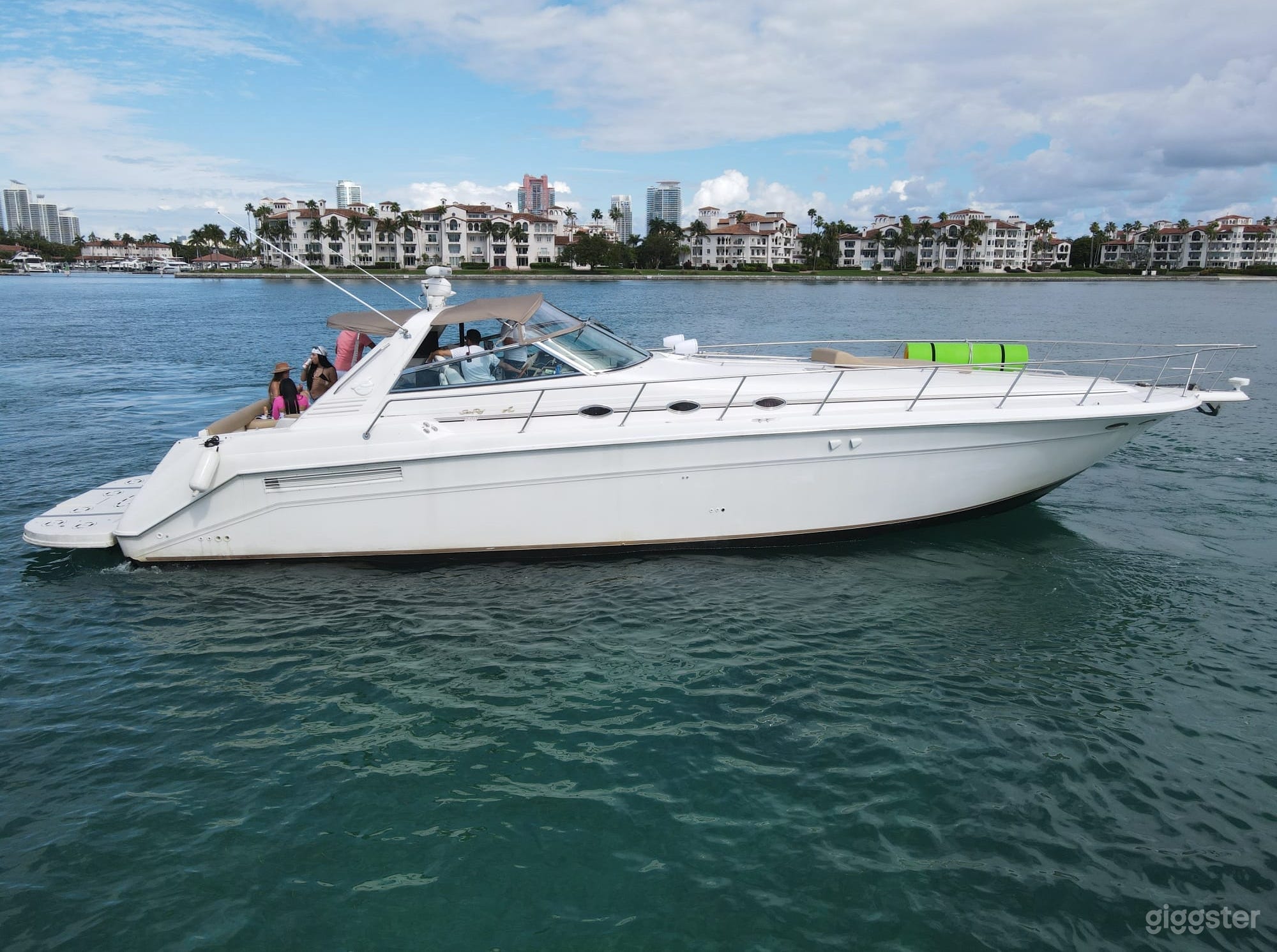 55' SEARAY (F) Yacht Photo 4