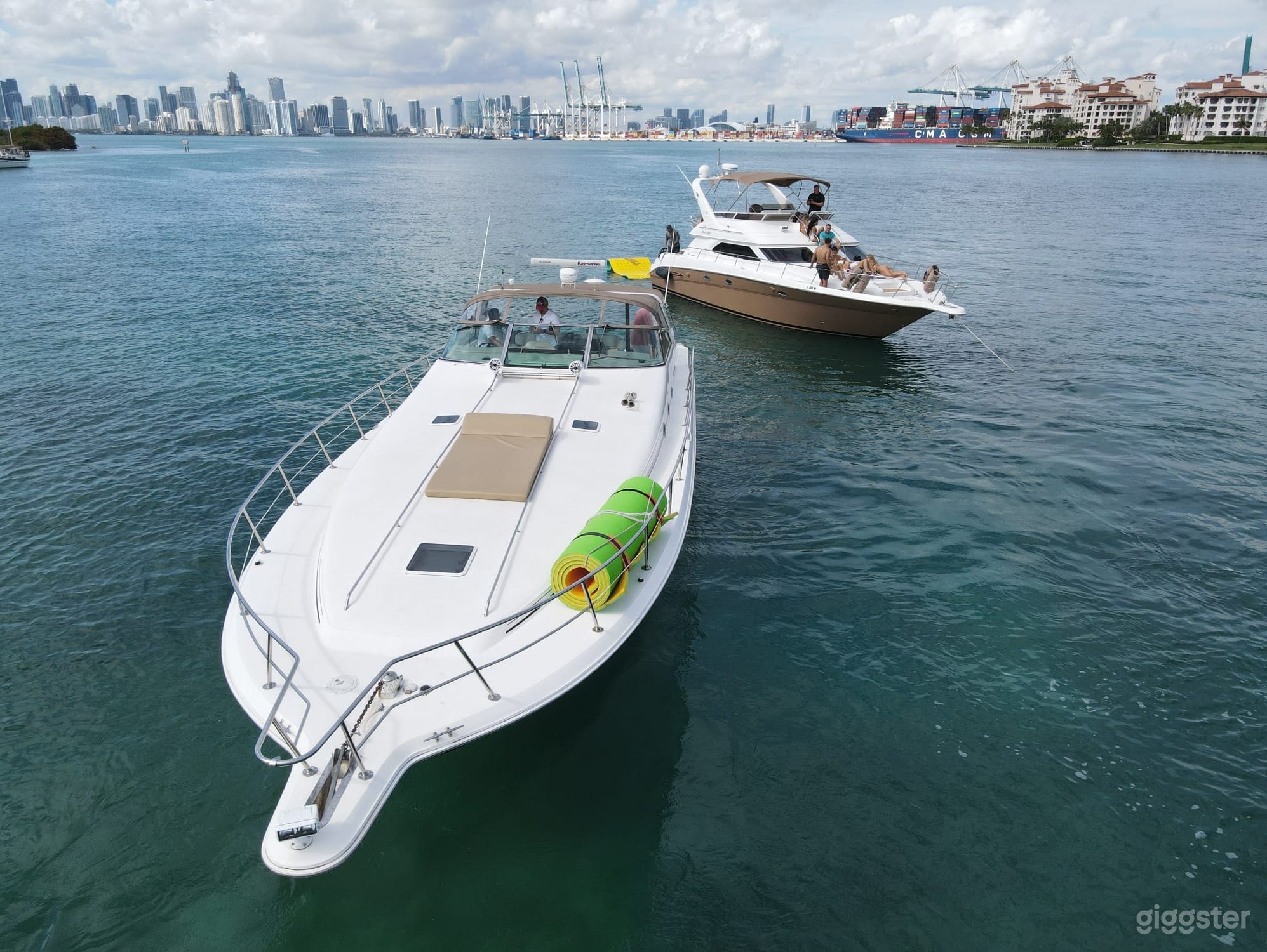 55' SEARAY (F) Yacht Photo 2