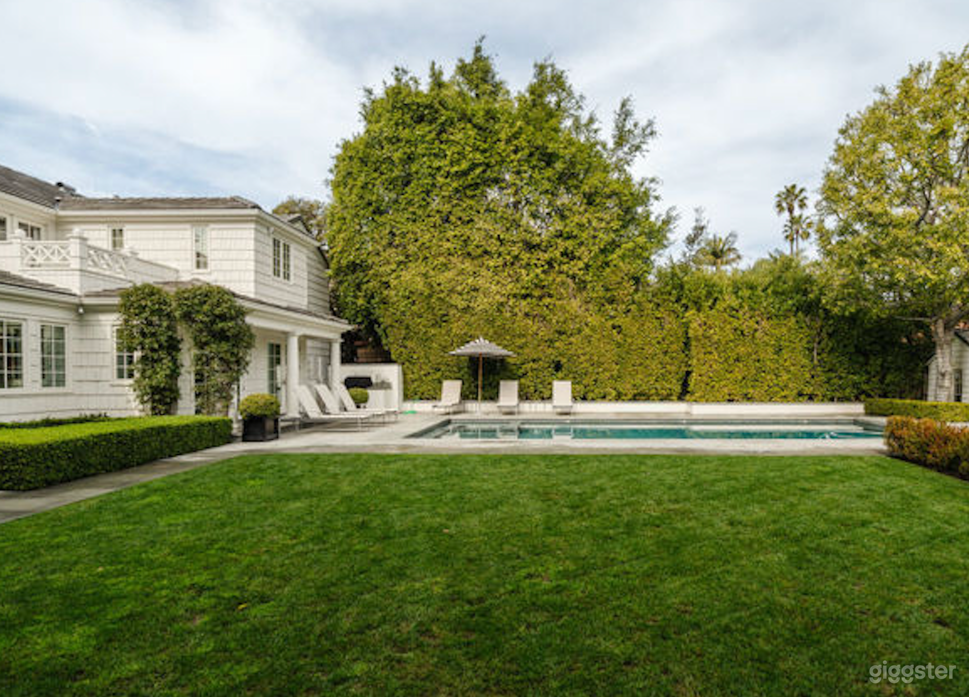 Beverly Hills Basketball and Pickleball Court Photo 1