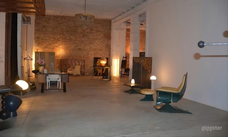  Modernistisches Kunstzentrum des 19. Jahrhunderts – Rohes Industrieinterieur + C 