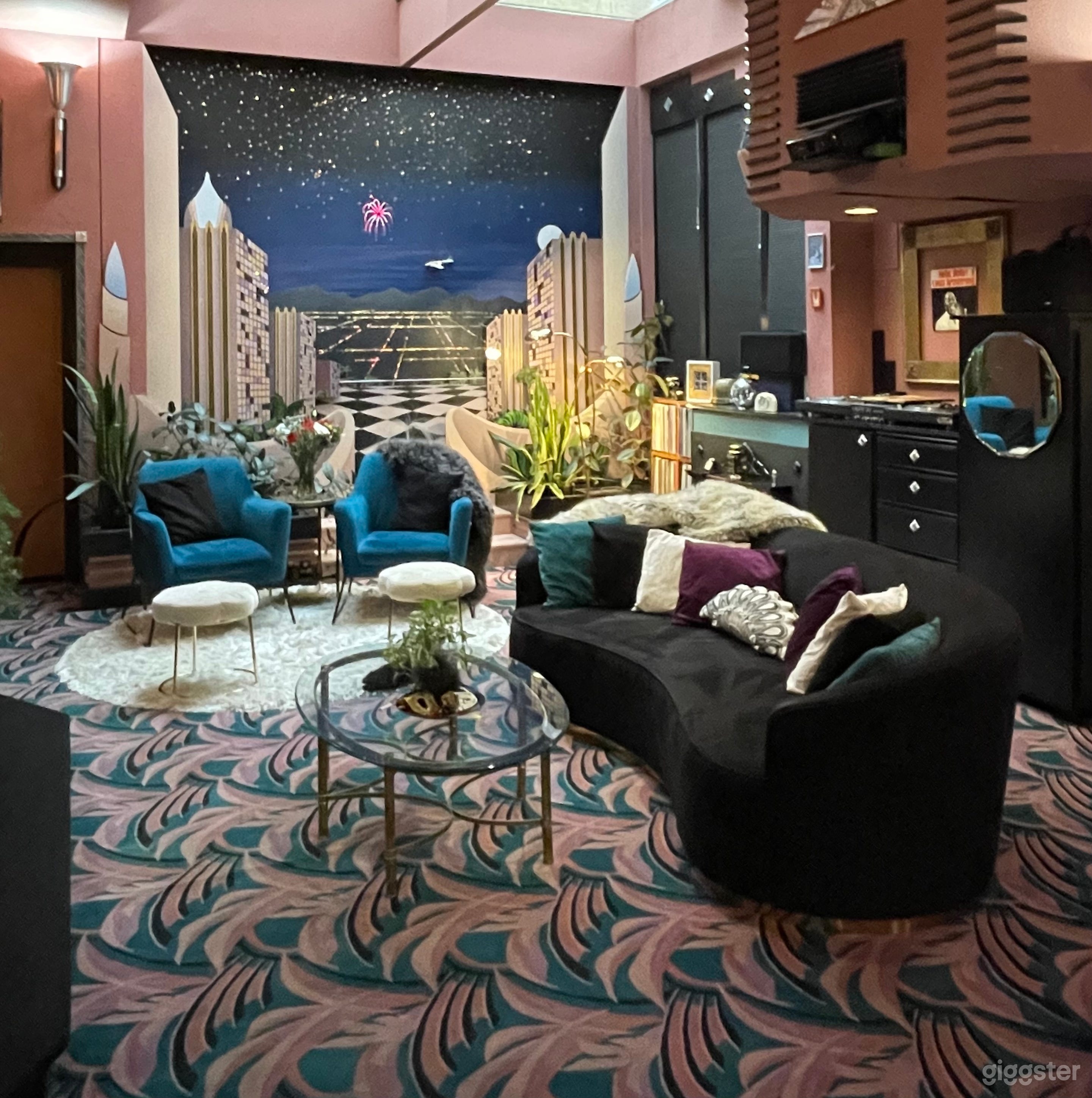 Art Deco 80s House of Portland Photo 1