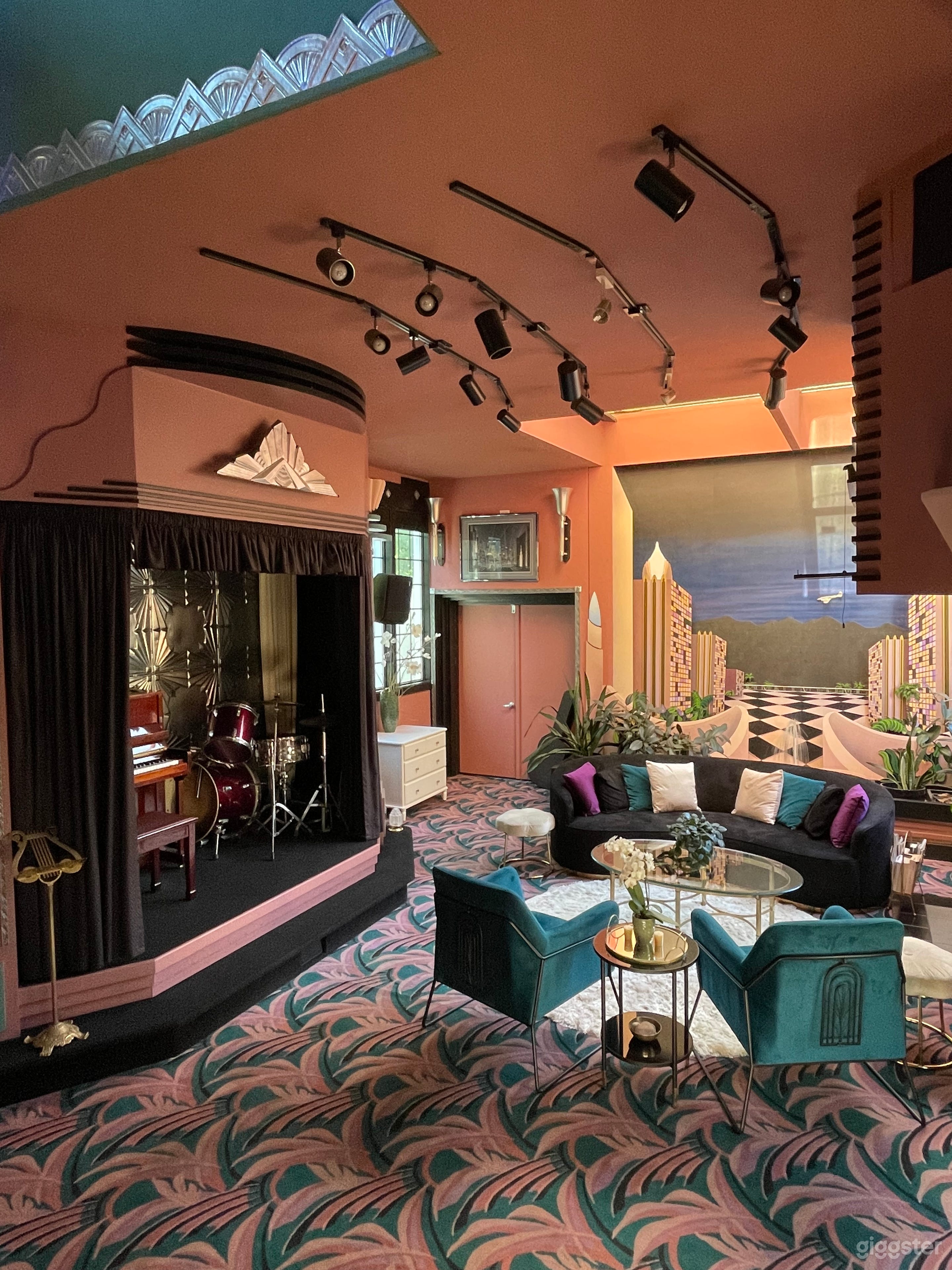 Art Deco 80s House of Portland Photo 4