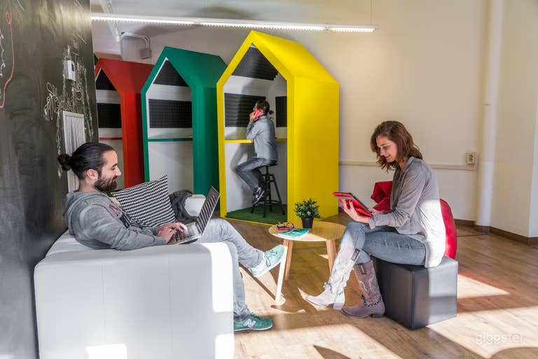  Coworking open space 