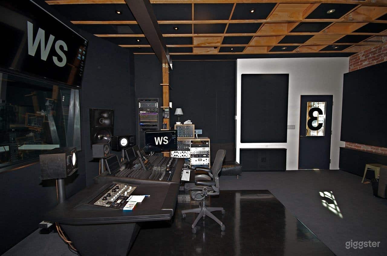 Vintage Modern Recording Studio 3 Photo 2