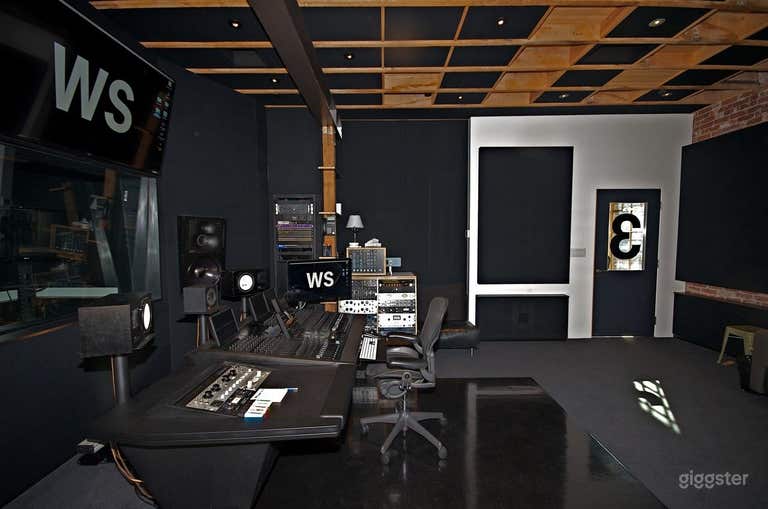  Vintage Modern Recording Studio 3 