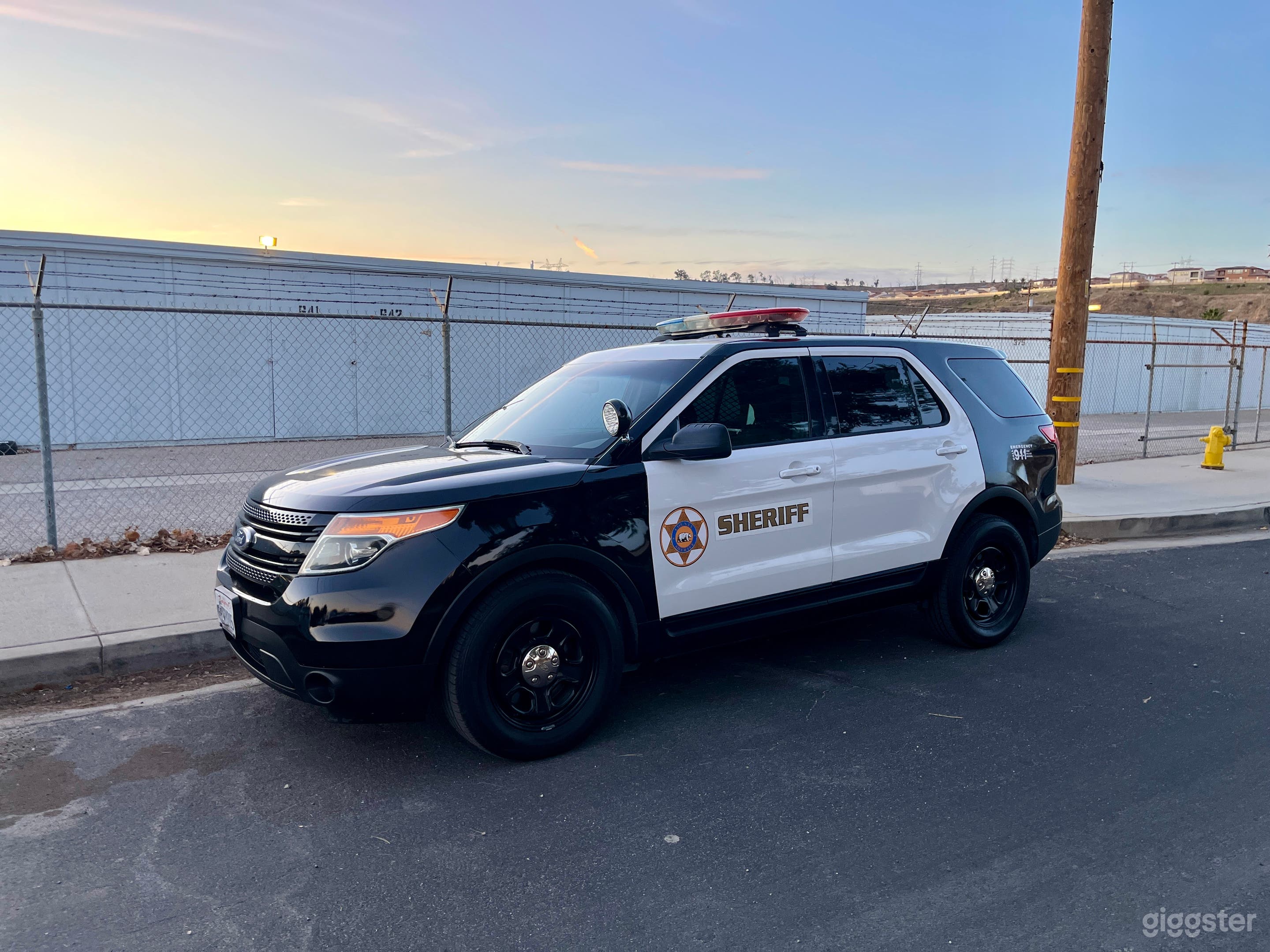 BEST RATE: POLICE SUV Photo 1