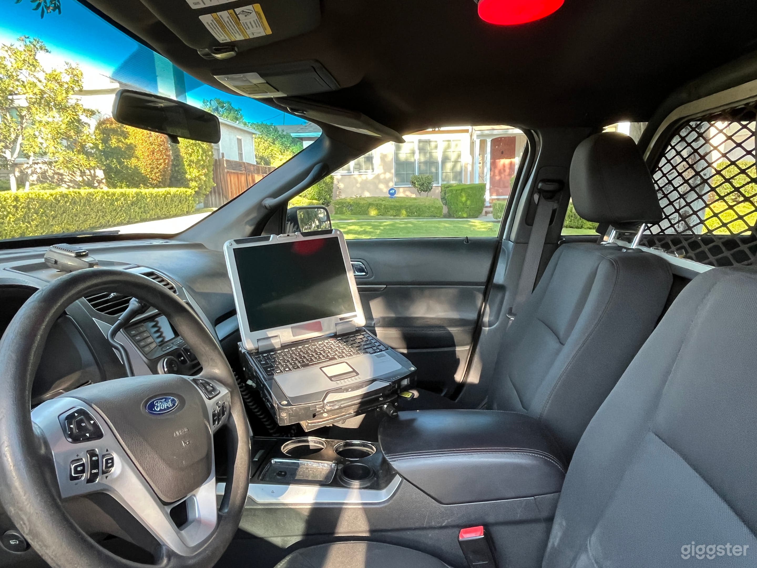 BEST RATE: POLICE SUV Photo 4