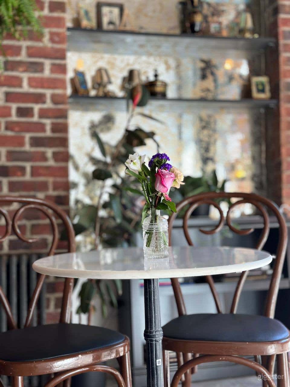 Cozy Coffee Shop and Art Gallery Photo 3