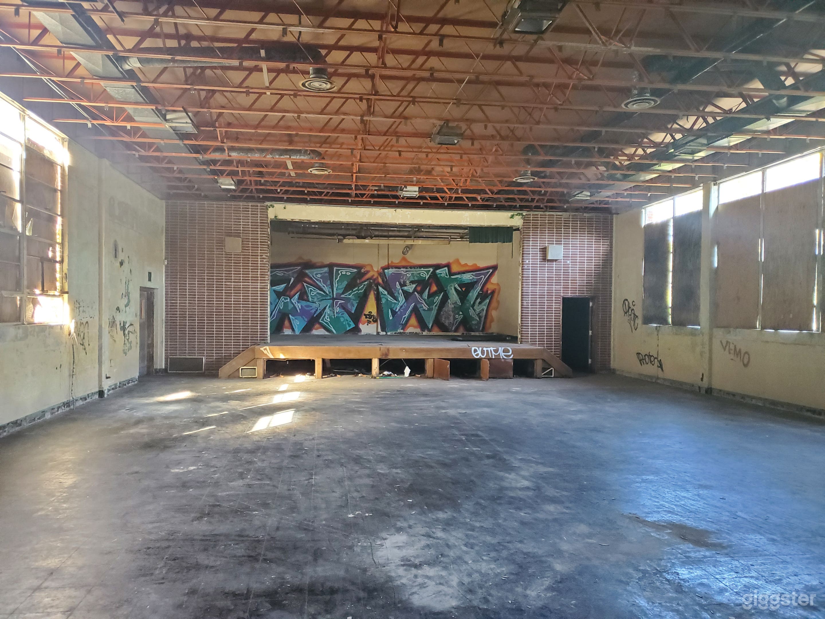 Vacant &amp; Abandoned Building Photo 1