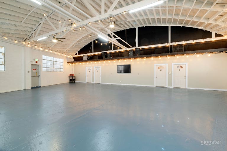  Bright Open Plan Warehouse in Culver City 