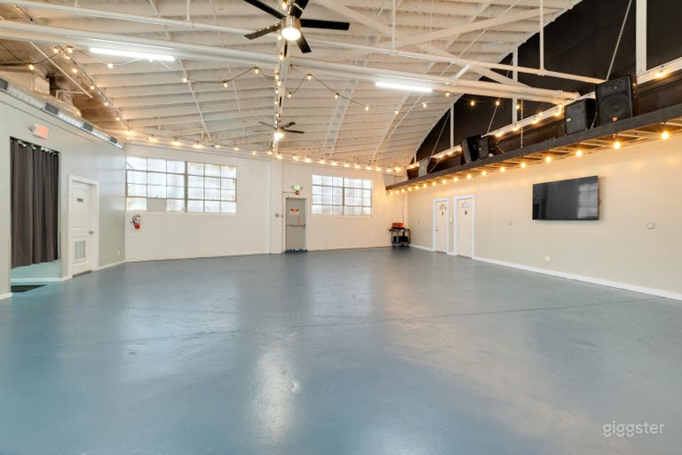  Bright Open Plan Warehouse in Culver City 