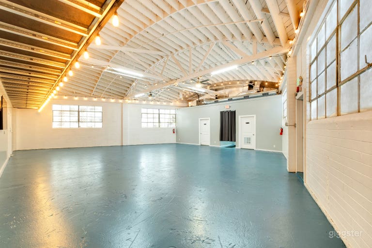  Bright Open Plan Warehouse in Culver City 