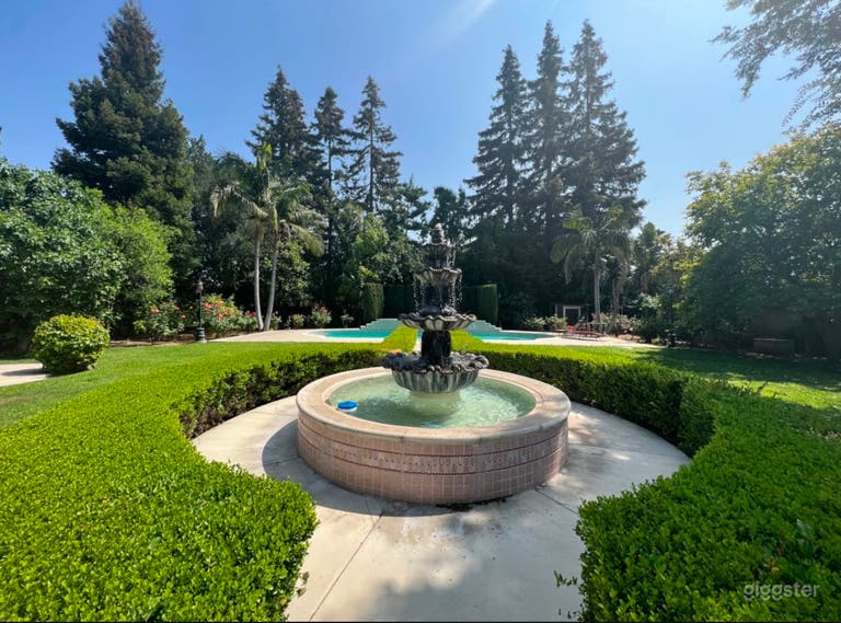  Extravagant Pool Garden with a Water Fountain  