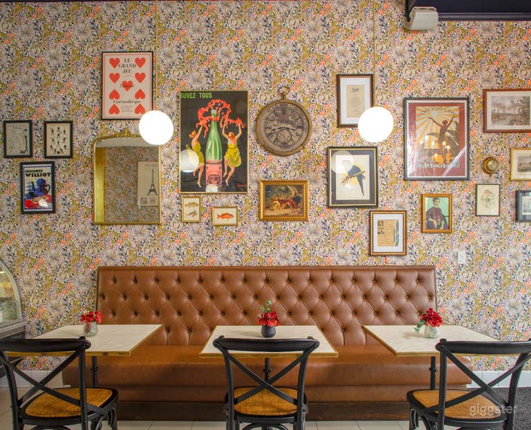  Café Français Décoré avec Style 