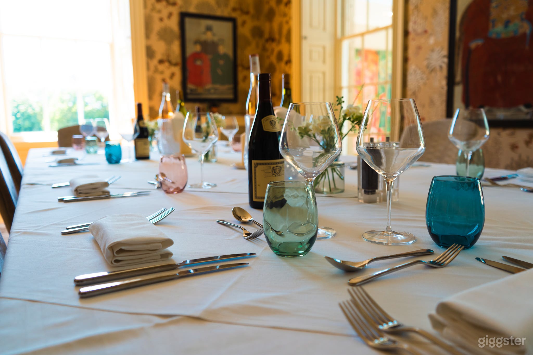 The Wilton Room with Open Fireplace Photo 3