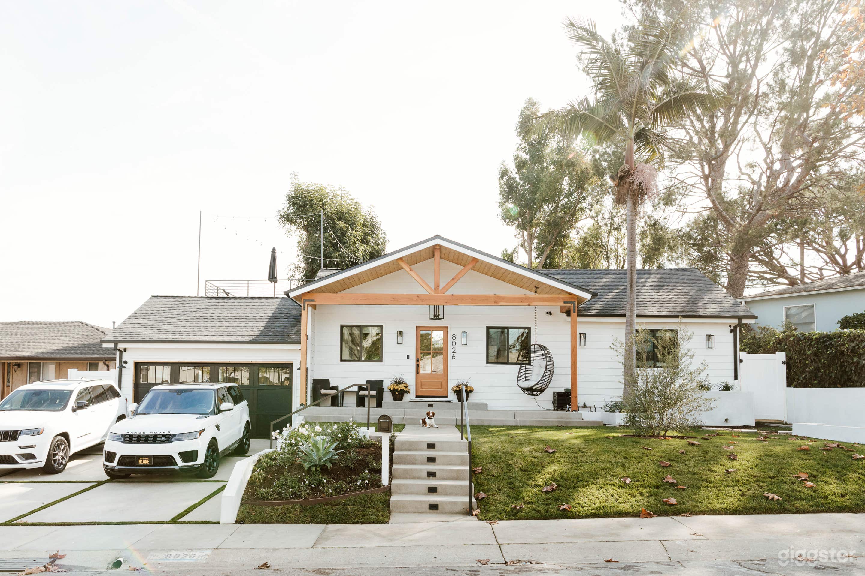 Bright Open-Concept Modern Farmhouse Photo 1