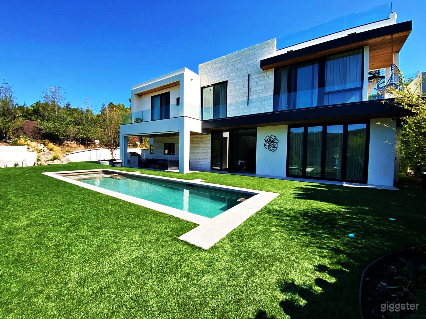 Poolside Oasis with Mountain Views Photo 1