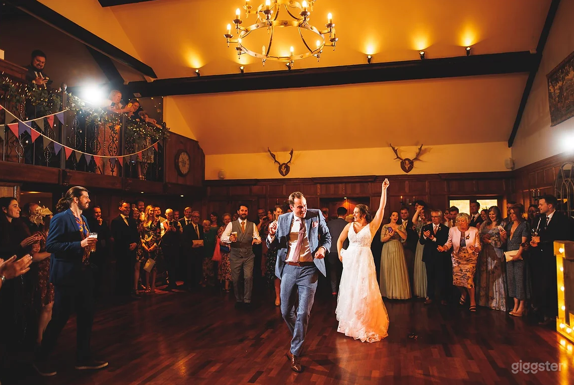 Oak Panelled Hall with Statement Chandelier Photo 2