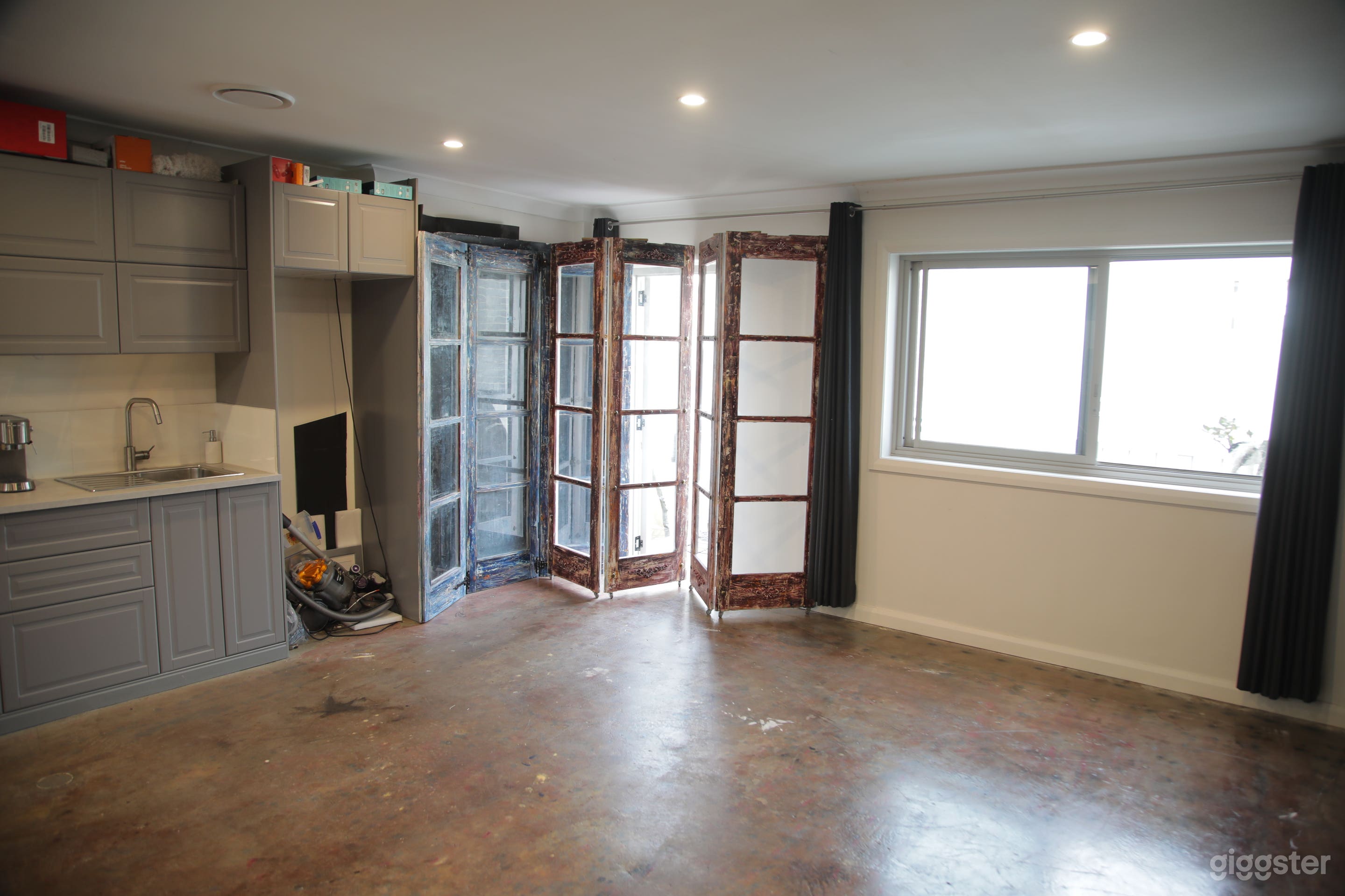 Versatile Studio Space Photo 4