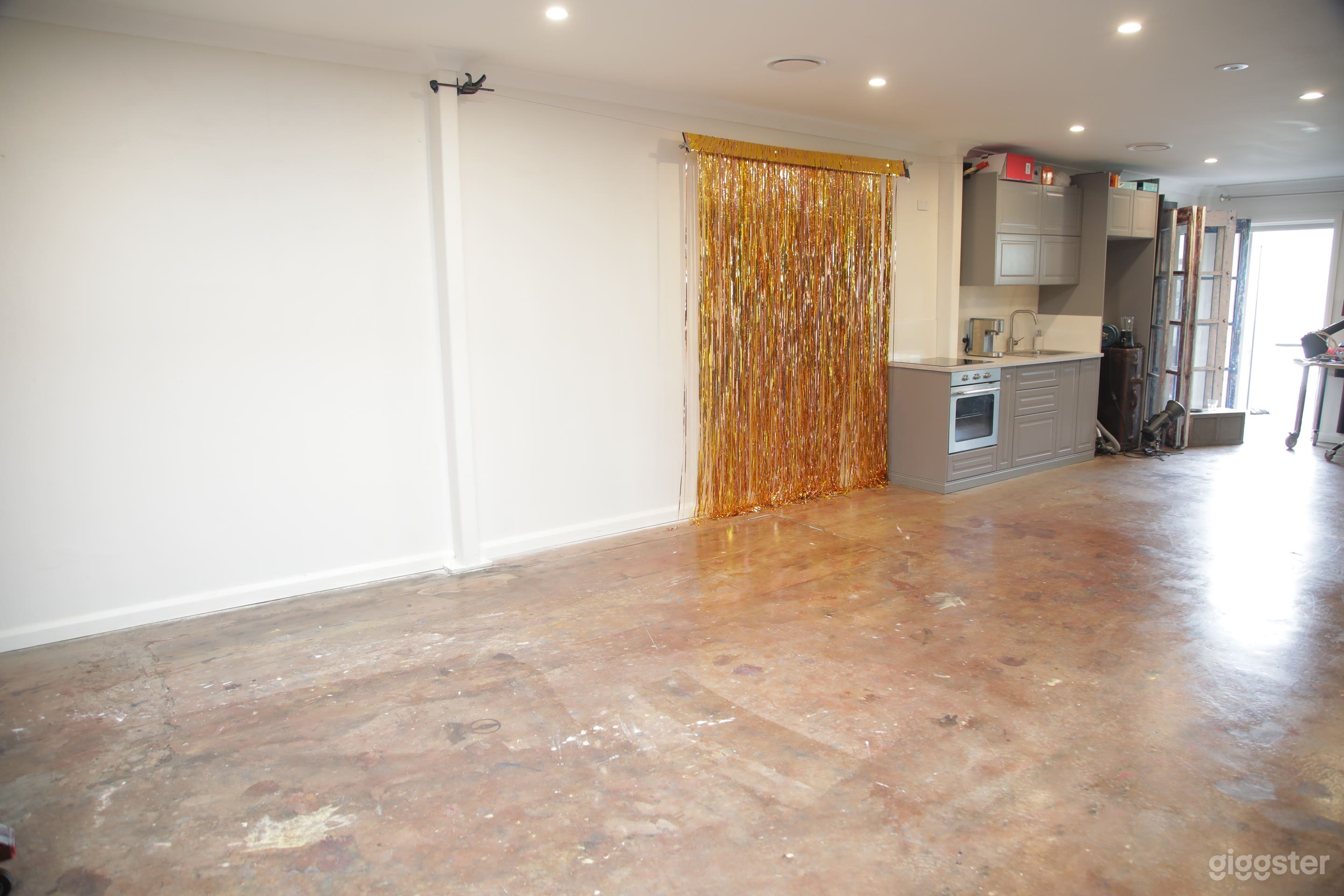 Versatile Studio Space Photo 3