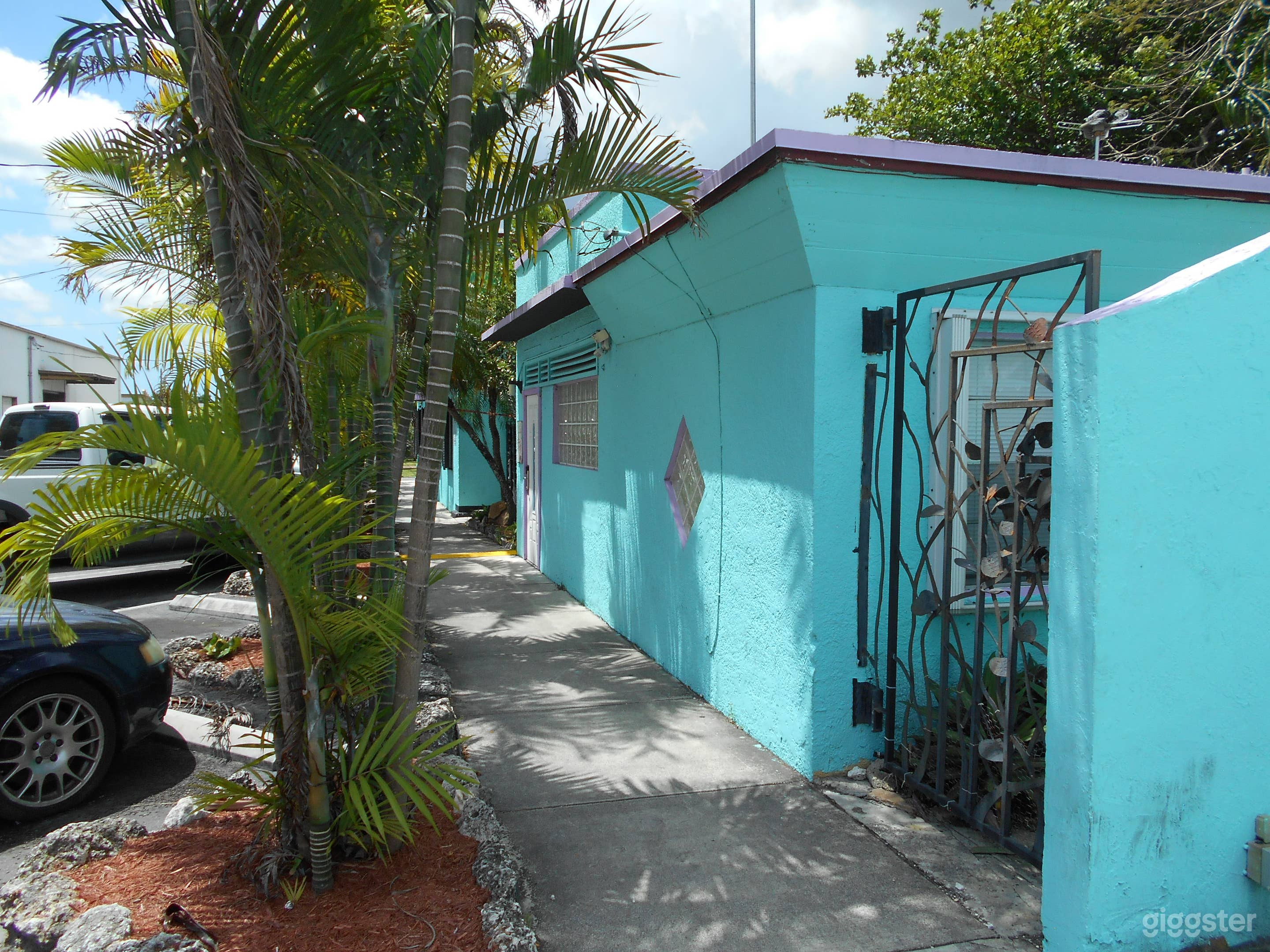 Front Sidewalk southern view