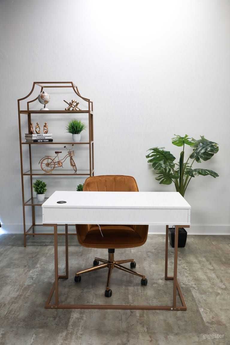  Luxury Lifestyle Photo & Content Creation Studio 