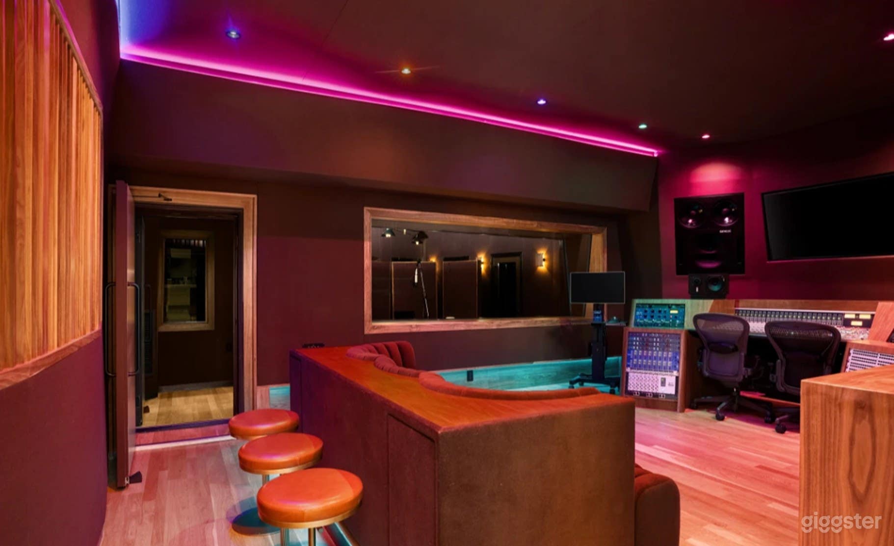 High-End Recording Studio Photo 2