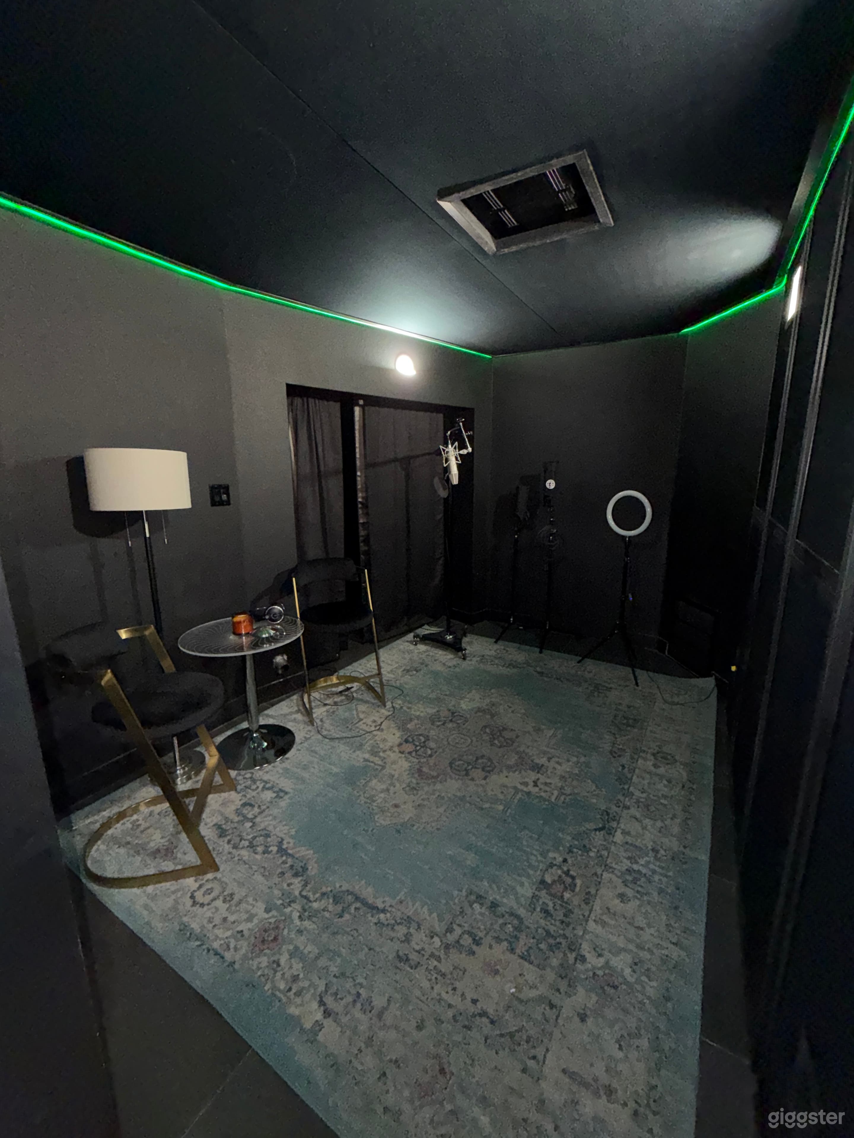 3 Blocks From the Las Vegas Strip Recording and Photography Photo 4