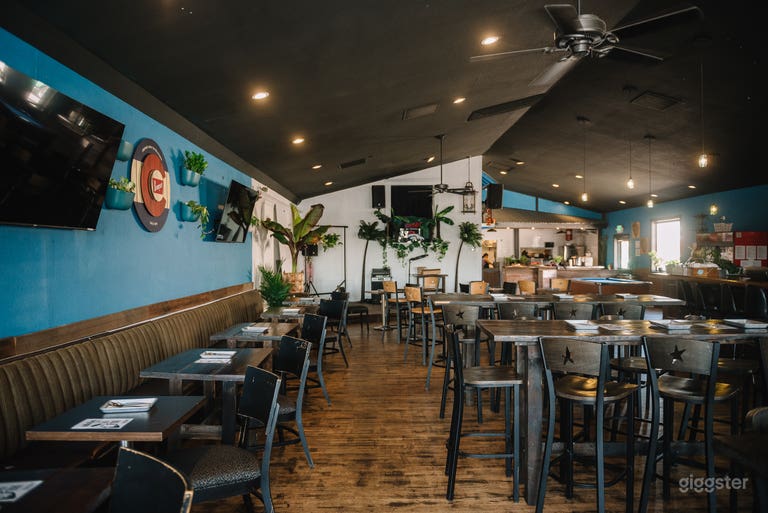  High ceilings and great lighting. 