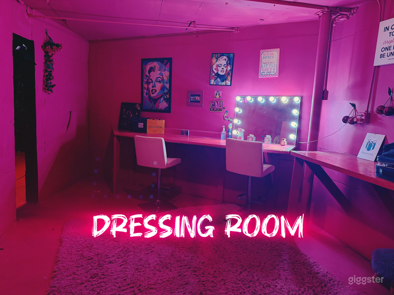  Underground Neon Studio | Intimate Babe Cave 