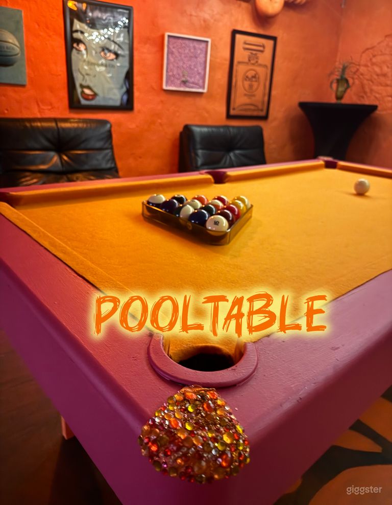  Underground Neon Studio | Intimate Babe Cave 