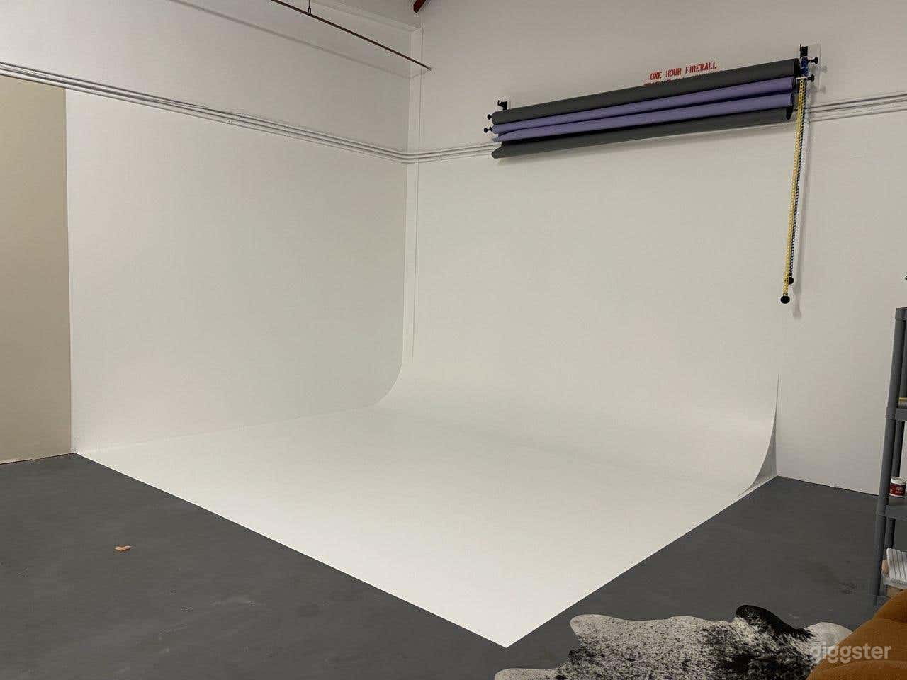 Cyc Wall for photo &amp; video with paper backdrops