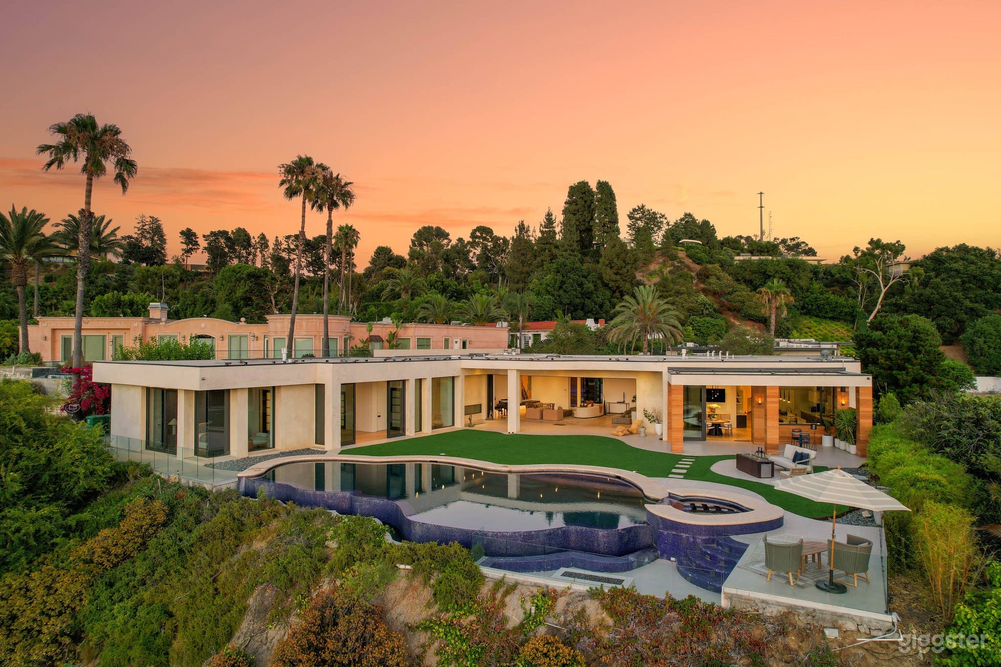Exclusive Hillside Villa beverly Hills views Photo 1