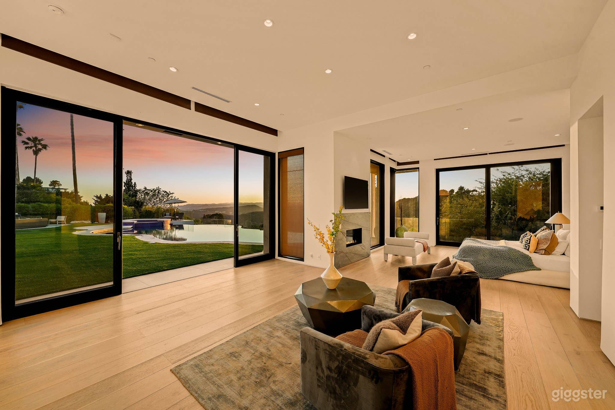 Exclusive Hillside Villa beverly Hills views Photo 4