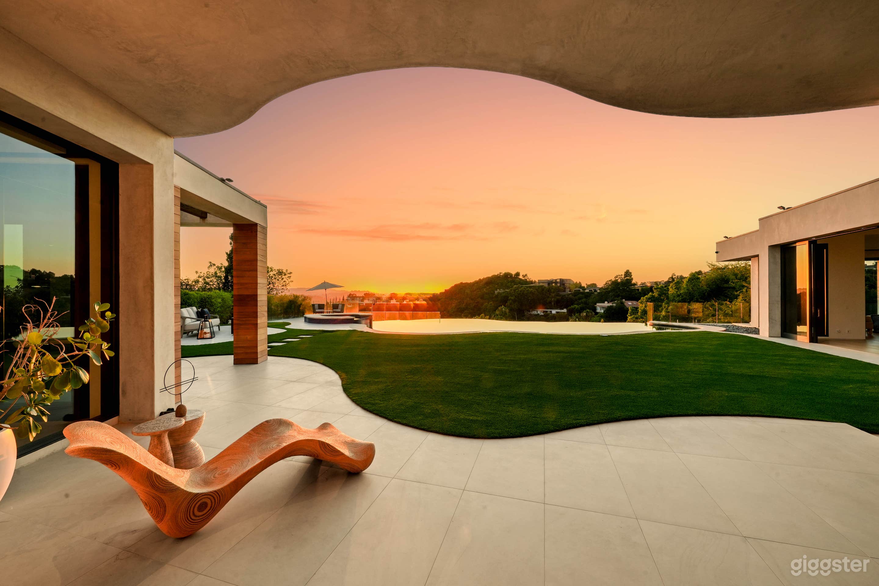 Exclusive Hillside Villa beverly Hills views Photo 2