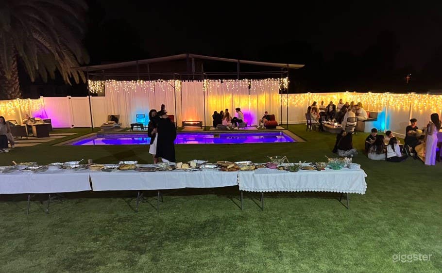  A Beautiful Backyard with Pool for Events Photo 2