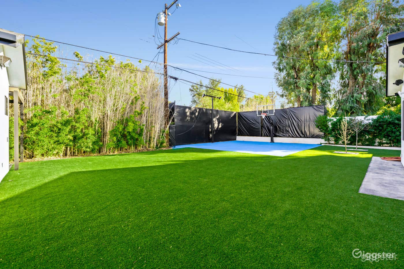 LUXURIOUS MODERN FARMHOUSE | BASKETBALL COURT Photo 2